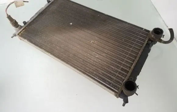 Seat Toledo I (1L) Coolant radiator 1L0121253B 838447B TA830