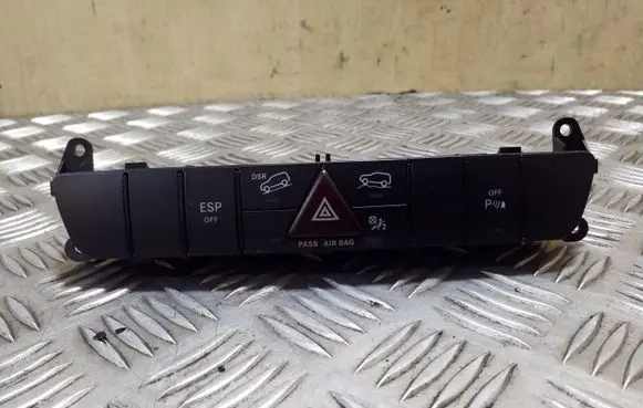 Mercedes-Benz ML W164 Hazard light switch 03754748 A1648709810