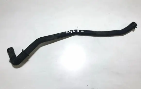 Toyota Avensis T270 Engine coolant pipe/hose