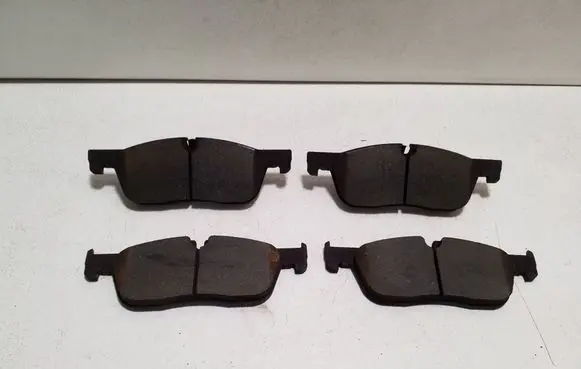 Land Rover Discovery Sport Brake pads (front) PPF22061
