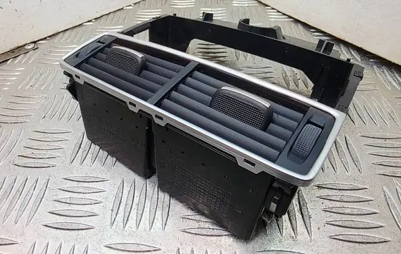 Audi A8 S8 D3 4E Rear air vent grill 4E0819203B 4E0819203