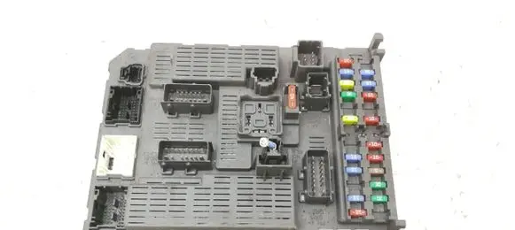 Peugeot 807 Fuse module 1400310480