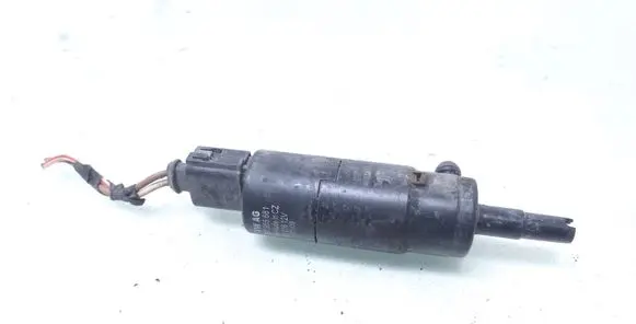 Volkswagen PASSAT B6 Headlight washer pump 3B7955681