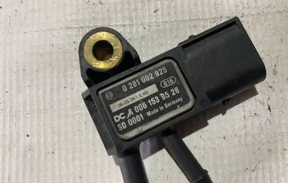 Mercedes-Benz S W221 Exhaust gas pressure sensor 0281002925