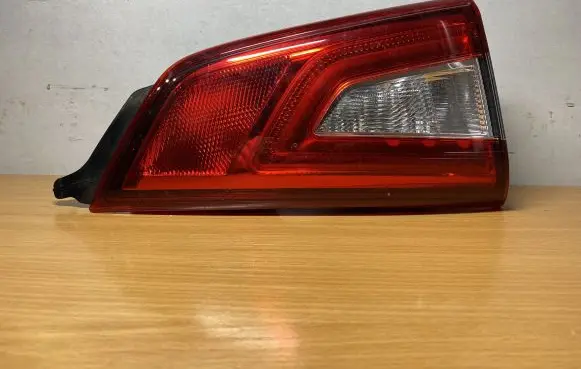 Nissan Qashqai Tailgate rear/tail lights C340 265554EA5A