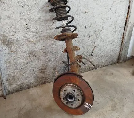Nissan Qashqai Front wheel hub spindle knuckle