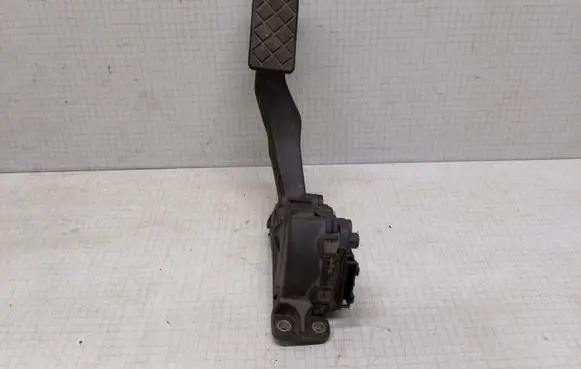 Volkswagen Transporter - Caravelle T5 Accelerator throttle pedal 7H1721503D
