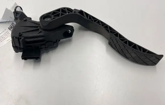 Audi A4 S4 B6 8E 8H Accelerator throttle pedal 8E1721523B
