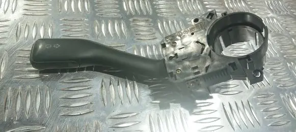 Volkswagen PASSAT B5 Indicator stalk 8L0953513G