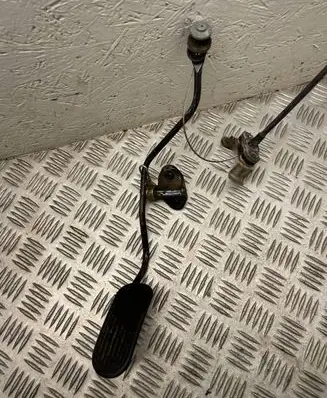 Toyota RAV 4 (XA10) Accelerator throttle pedal