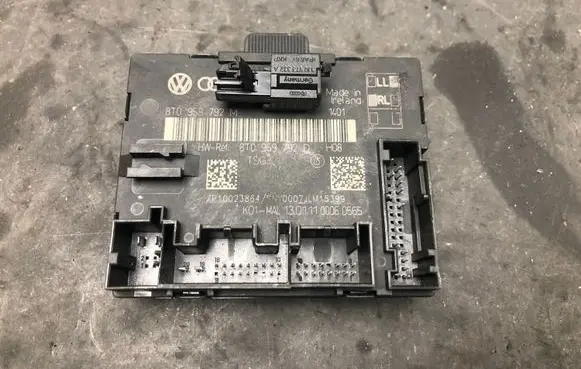 Audi A5 8T 8F Door control unit/module 8T0959792D