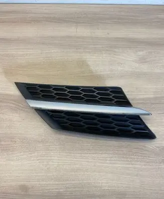 Toyota RAV 4 (XA40) Front bumper upper radiator grill 5310542010