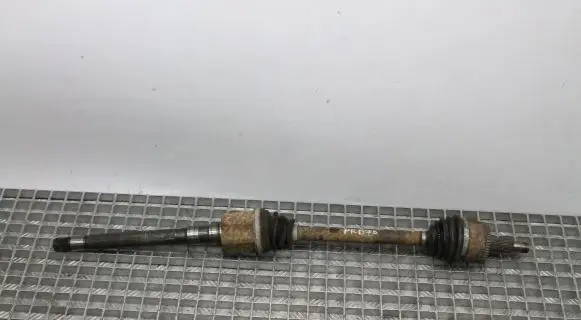 Land Rover Discovery 4 - LR4 Front driveshaft