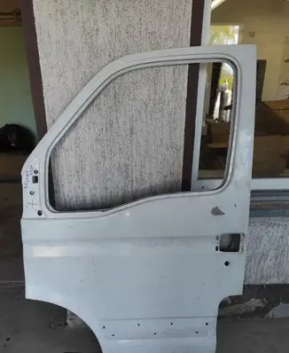 Iveco Daily 35 - 40.10 Front door