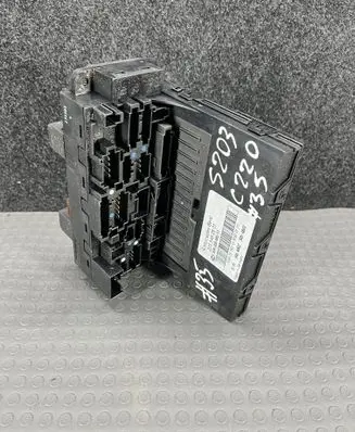 Mercedes-Benz C W203 Fuse module A2035452801 2035452801