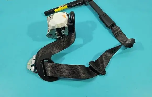 Opel Astra K Front seatbelt 39065888 IMPRK1528850