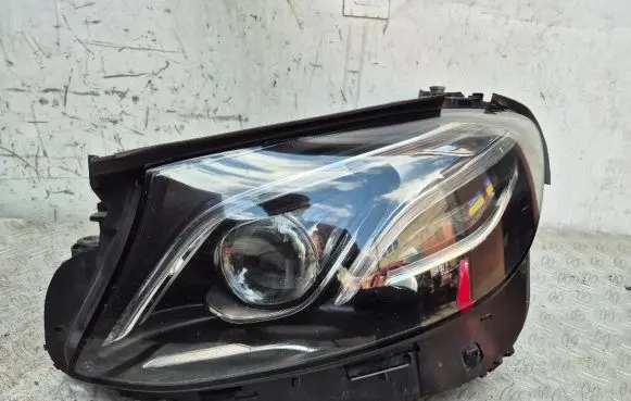 Mercedes-Benz E W213 Headlight/headlamp A2139061704