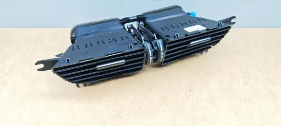 Mercedes-Benz C W204 Dash center air vent grill A2048308454