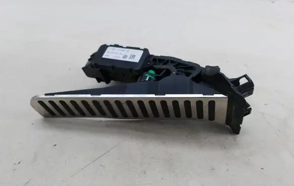 Volkswagen Beetle A5 Accelerator throttle pedal 1K1723503AK