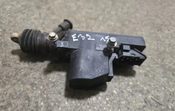 BMW 7 E38 Airbag deployment crash/impact sensor 8351284