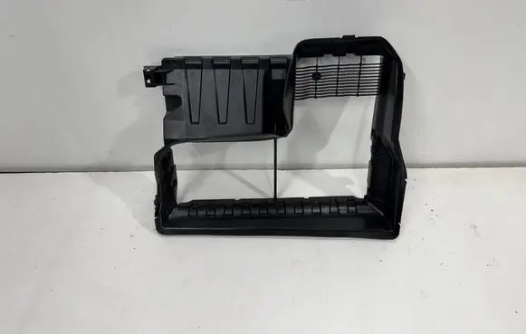 Mercedes-Benz E W124 Radiator trim 215547420R