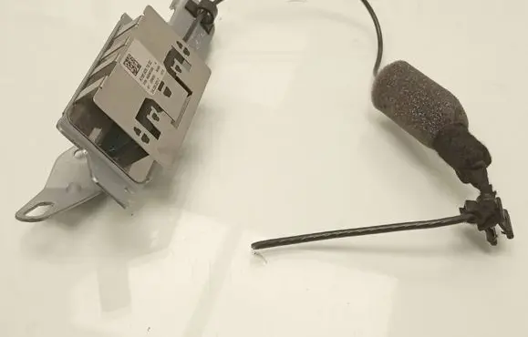 Mercedes-Benz A W176 Aerial antenna amplifier A1569057900 A2465451300