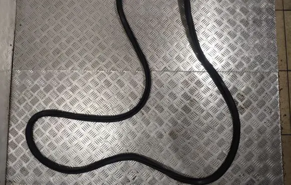 Rubber seal rear door