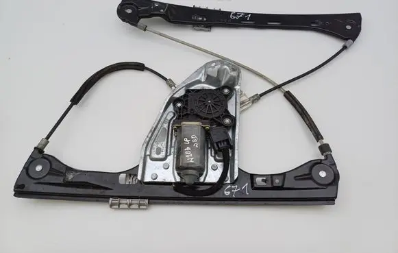 Mercedes-Benz C W203 Front door window regulator with motor A2208204642 A2037201746