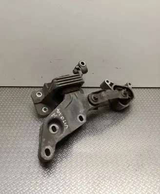 Mercedes-Benz Vito Viano W447 Engine mount bracket A4472411200 326H34A