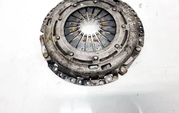 Volkswagen PASSAT B6 Pressure plate 
