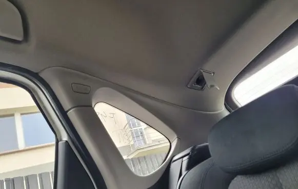 BMW 2 F45 (D) pillar trim (bottom)