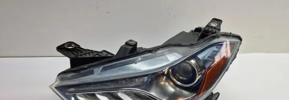 Maserati Ghibli Headlight/headlamp 1090050 00670106267 5400252905