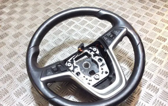 Opel Insignia A Steering wheel 13316547