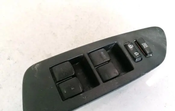 Toyota Auris 150 Electric window control switch 9240Y75