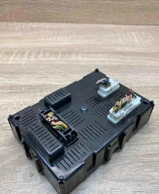 Nissan Note (E11) Comfort/convenience module 284B29U00A 281161011B