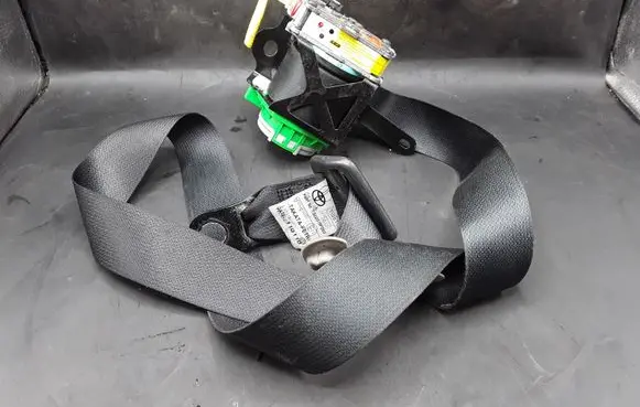 Toyota Verso Front seatbelt 732200F050 3063559