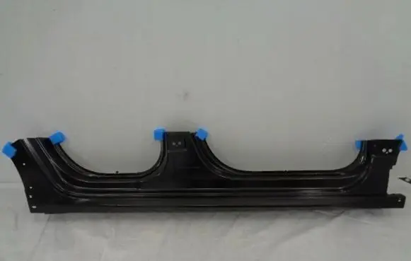 Peugeot 208 II Front sill (body part) 1686221180
