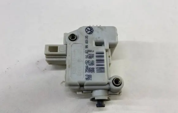 Volkswagen Bora Tailgate boot lock/latch motor 3B5827061B