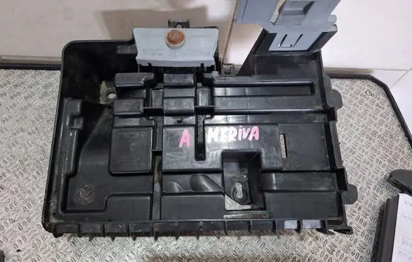 Opel Meriva A Battery tray 13167332