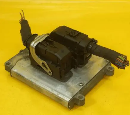 Opel Vectra C Engine control unit/module 12581937AA