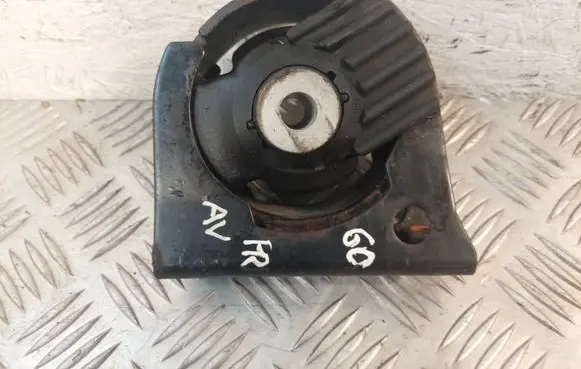 Toyota Avensis T270 Engine mount bracket OOF4910808