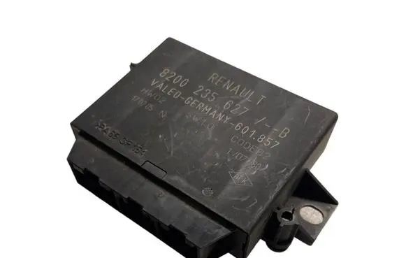 Renault Laguna III Parking PDC control unit/module 8200235627 601857