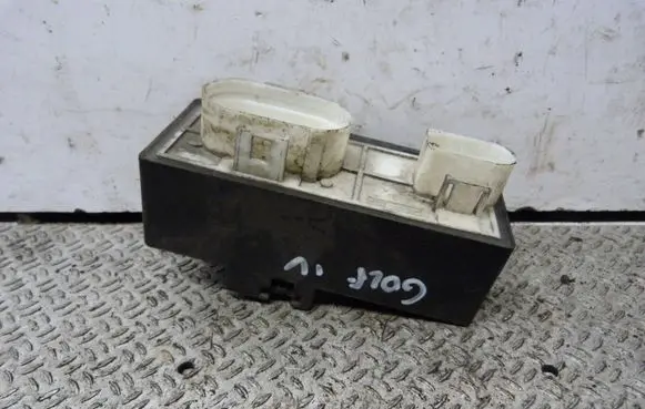 Volkswagen Golf IV Coolant fan relay 1J0919506H