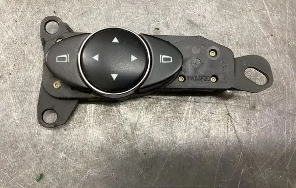 Mercedes-Benz E W211 Wing mirror switch 03211010 2118208310