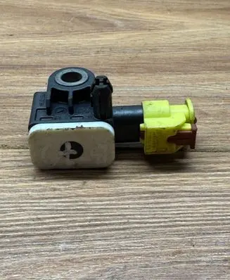Volkswagen Polo V 6R Airbag deployment crash/impact sensor 2H0959351 120504200 RB4SPAJ0
