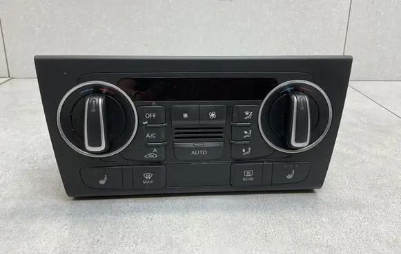 Audi Q3 8U Climate control unit 8U0820043G