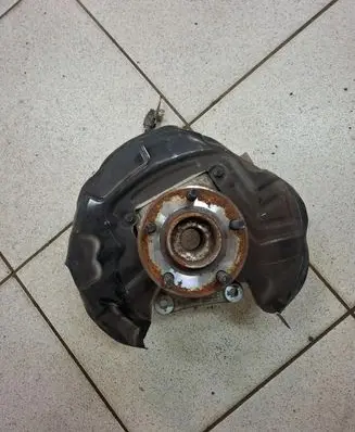 Ford Fusion II Rear wheel hub spindle/knuckle DG9C5B758A