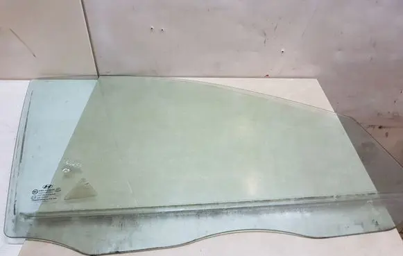 Hyundai Santa Fe Front door window glass four-door