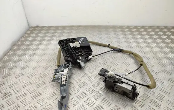 Citroen Berlingo Sliding door lock 9682100777 9682100977 9685484277