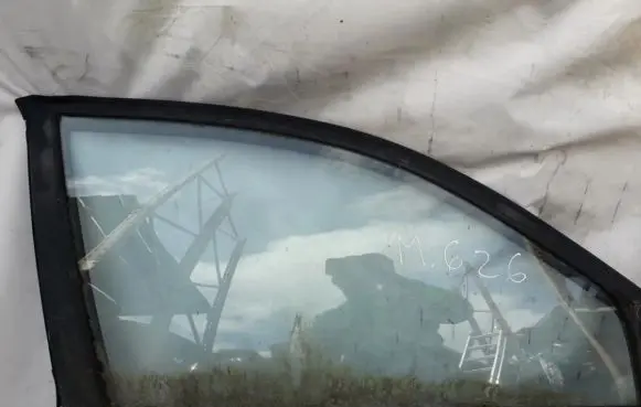 Mazda 626 Front door window glass four-door